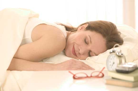 寝ている間に暗記？ 睡眠学習は可能か